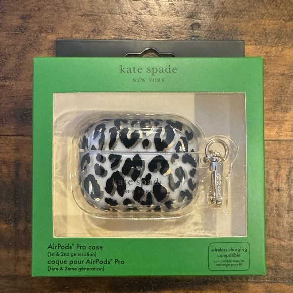 Kate Spade AirPods Pro Case - Picture 3 of 11